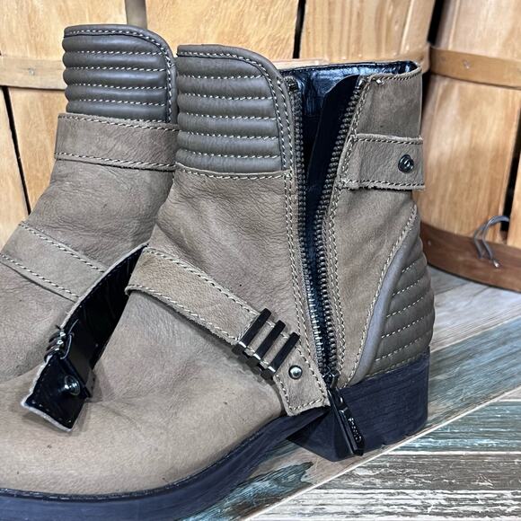 Circus by Sam Edelman Gia Taupe Olive Leather Chunky Heel Moto Boot Women Size 8 - Picture 9 of 12